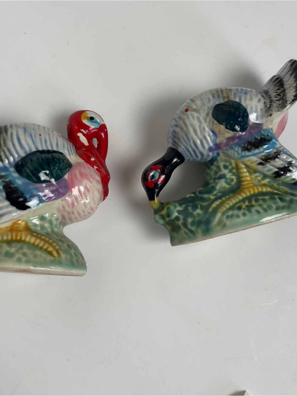 Vintage Hand Painted Ceramic Turkey Pair Salt and Pepper Shakers - Made in Japan - Picture 2 of 7